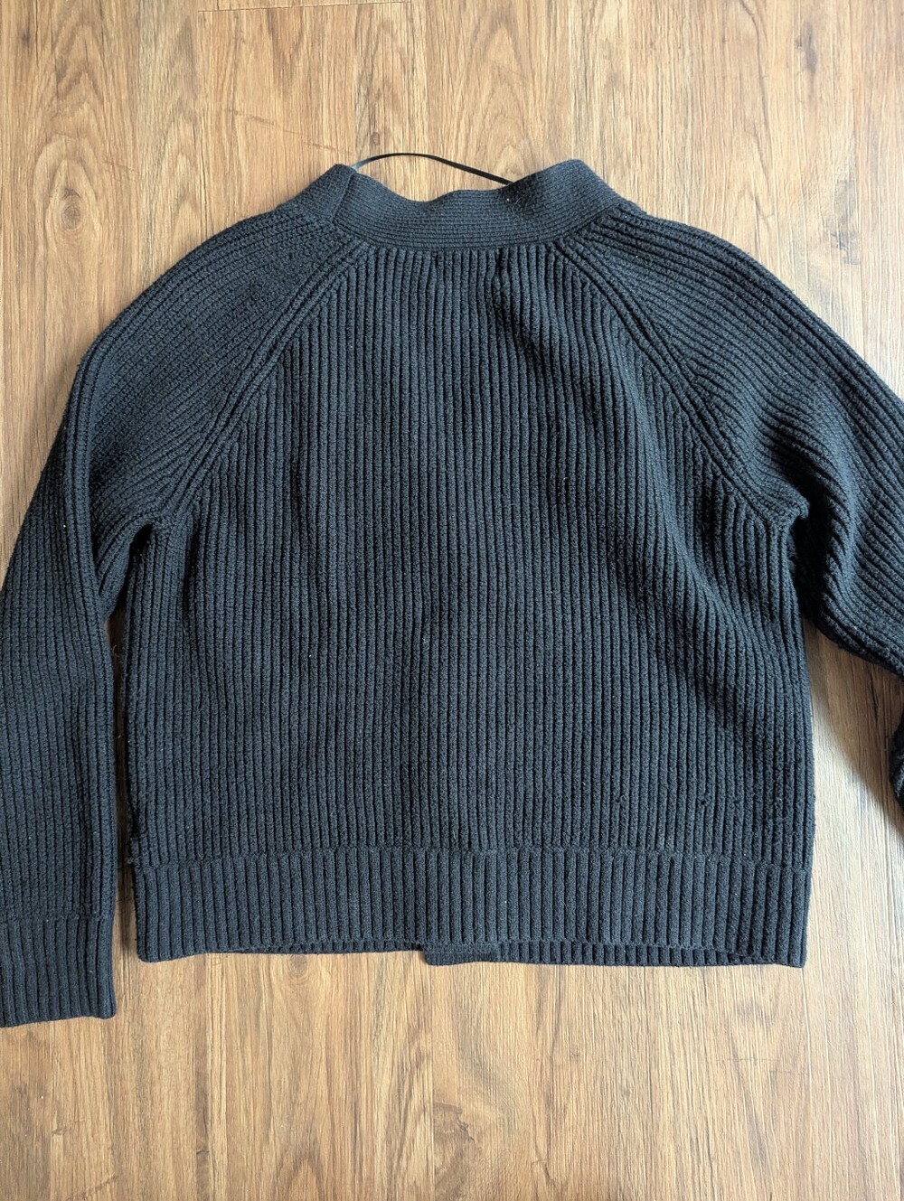 Old Navy Black Ribbed V-Neck Button-Up Cardigan Sz S - Picture 6 of 6